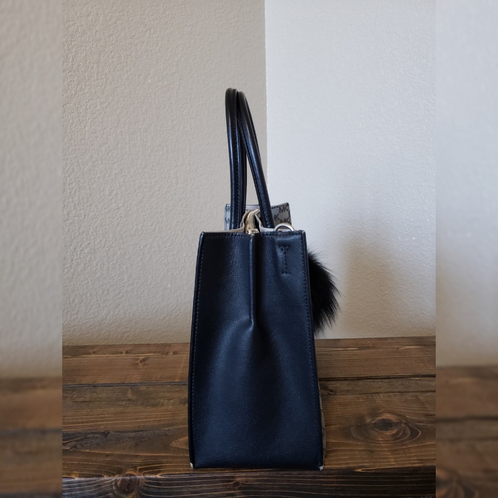 $$Final Sale$$ Michael Kors Large Mercer Tote - Picture 2 of 7